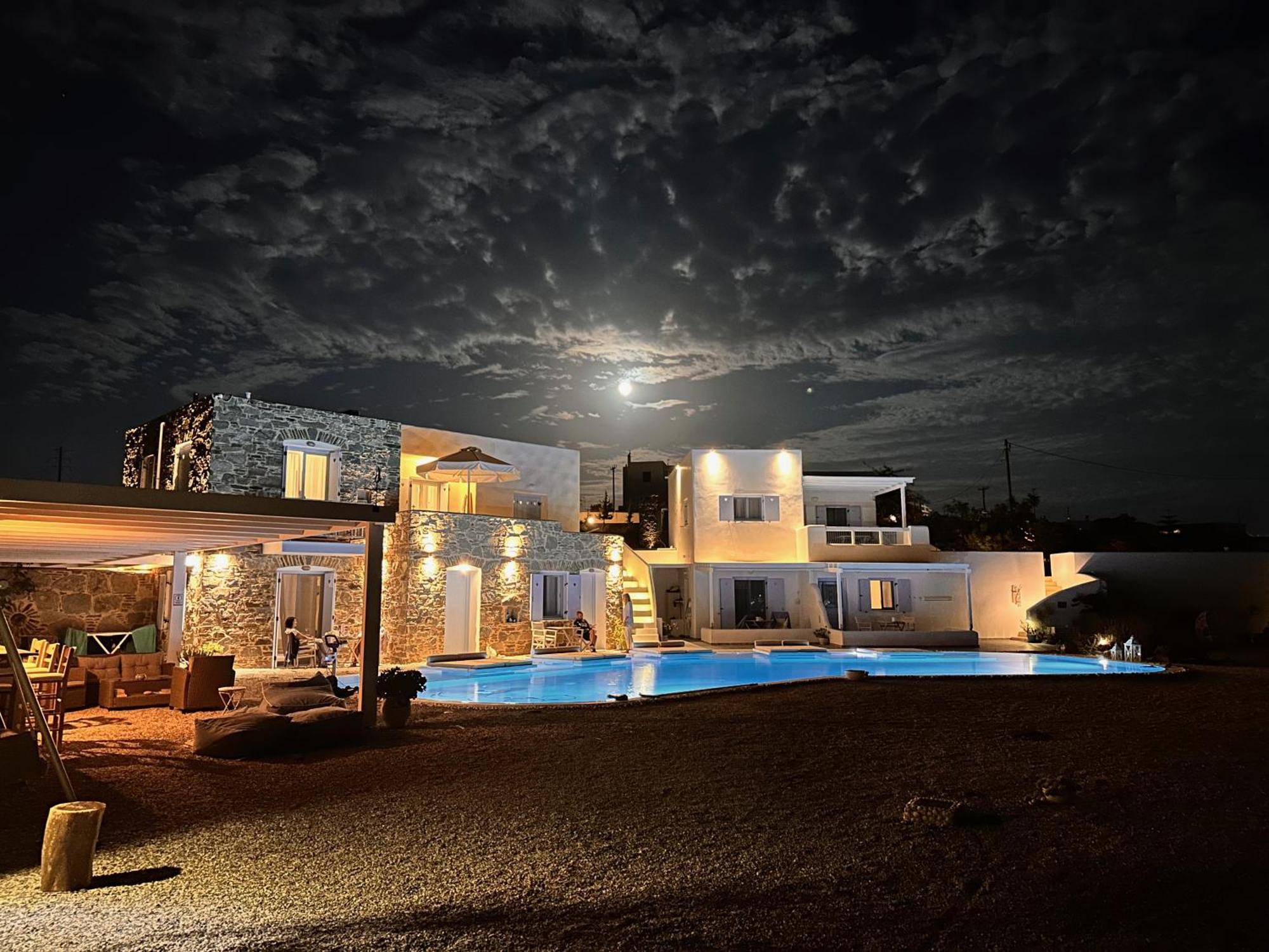Blu Suites And Studios Адамас Экстерьер фото