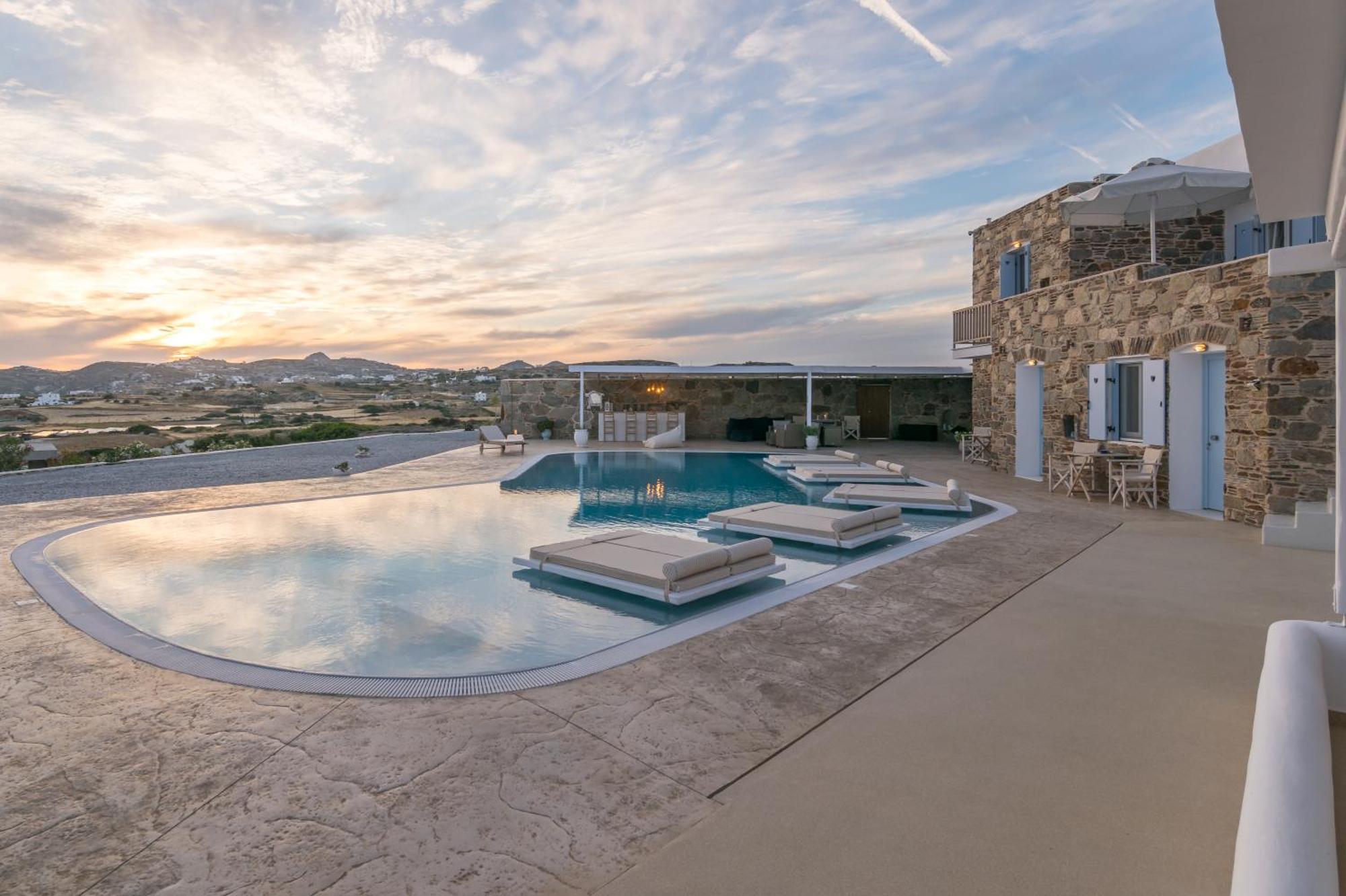 Blu Suites And Studios Адамас Экстерьер фото